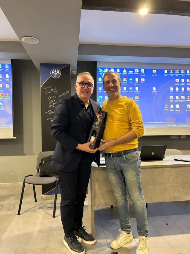 La Sezione AIA di Aprilia Ospita il Presidente LND Latina Raffaele Valente: Incontro Costruttivo per gli Arbitri del Calcio a 11